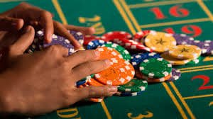 Meja Live Baccarat SirkuitPoker dengan dealer cantik dan streaming kualitas tinggi