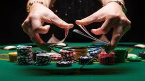 Tampilan aplikasi SirkuitPoker yang bisa diunduh untuk Android dan iOS dengan antarmuka modern